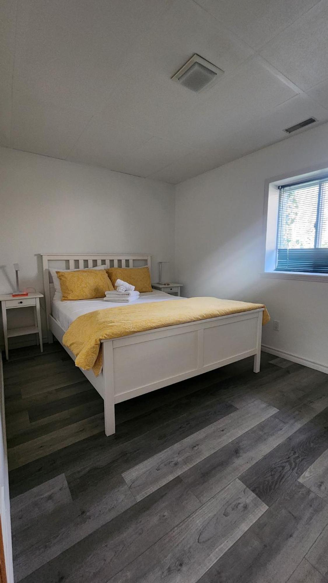 Cozy Cottage Retreat Lambton Shores Экстерьер фото
