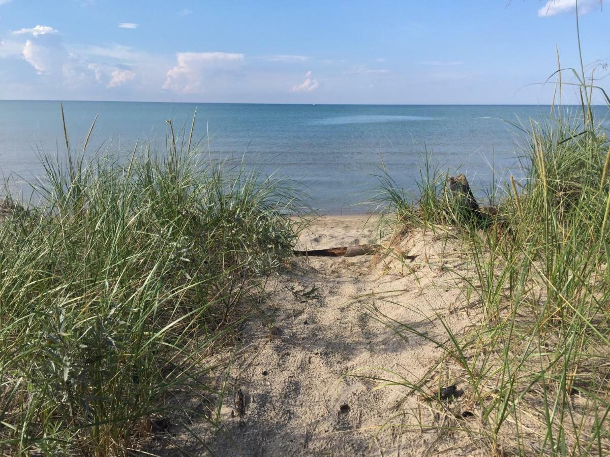 Cozy Cottage Retreat Lambton Shores Экстерьер фото